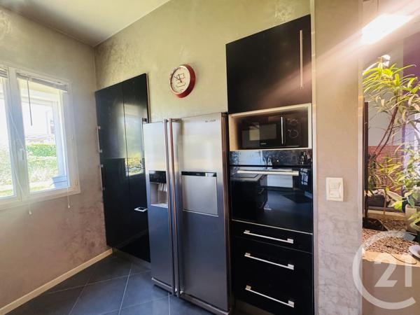 Maison à vendre  4 pièces - 181,40 m 2   GRAULHET  - 81
