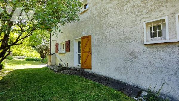 Emplacement privilégié et maison de caractère