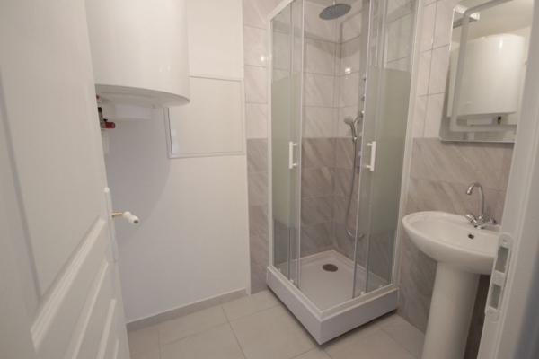 Appartement F2 en souplex avec grande terrasse.