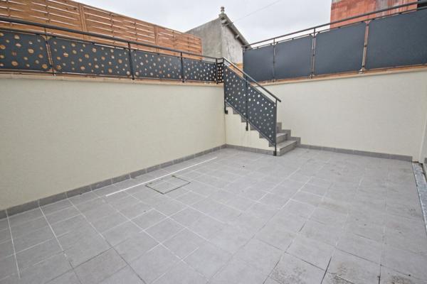 Appartement F2 en souplex avec grande terrasse.