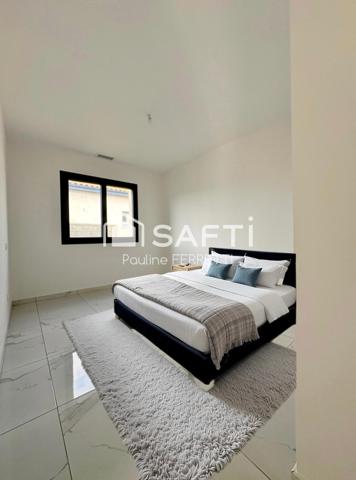 VILLA T4 114m2, 3 FACES, PLAIN PIED AVEC JARDIN 367m2 et GARAGE