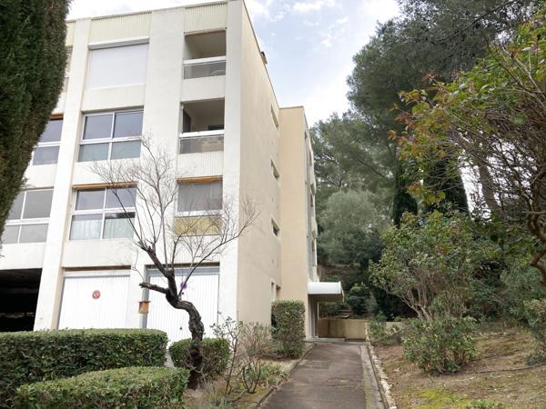 Saint-Mandrier-sur-Mer (83430) Lumineux appartement T4 avec garage