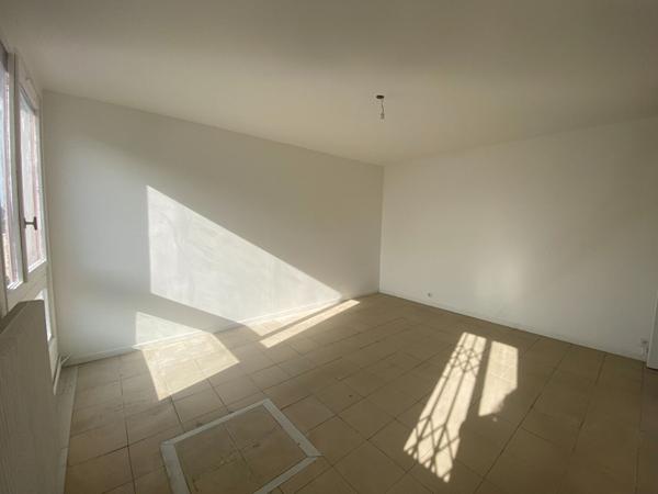 Appartement Corbeil Essonnes 3 pièce(s) 64 m2