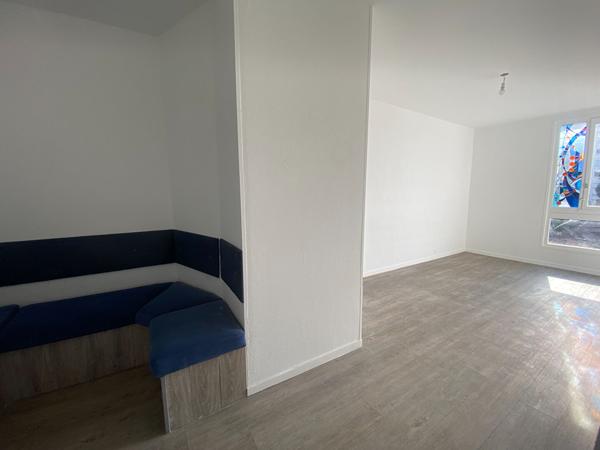 Appartement Corbeil Essonnes 3 pièce(s) 64 m2