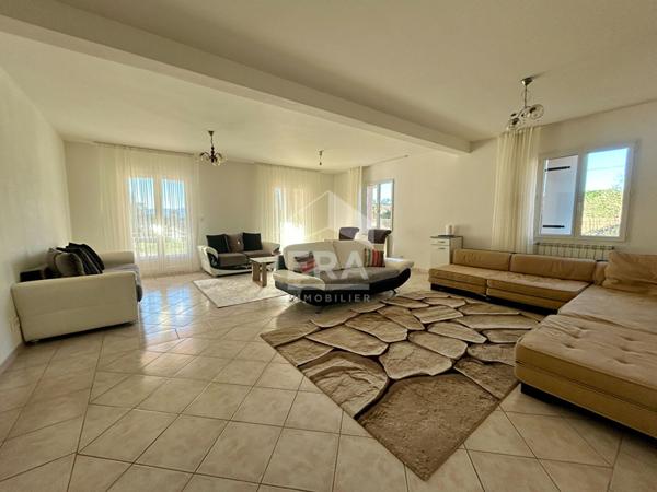 Maison à vendre à VIDAUBAN 170m² - 7 pièces