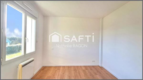 Plain-pied soigné, intérieur remis à neuf, 3 ch.