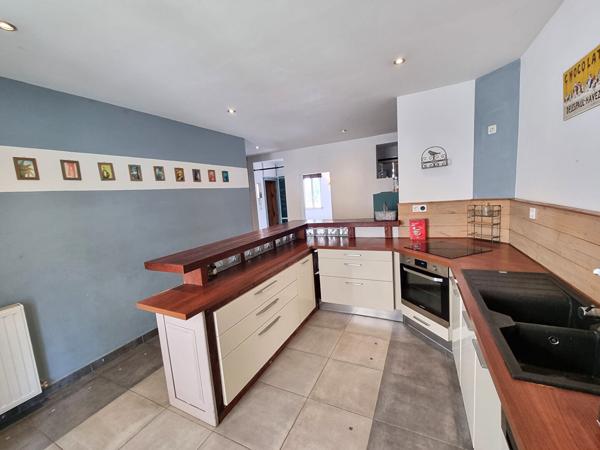 Maison ancienne de 11 pièces à vendre à Quimperlé - Proche commodités