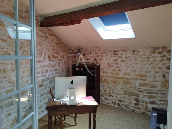 Charentaise plain pied 4 chambres avec piscine.