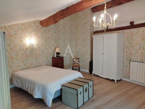 Charentaise plain pied 4 chambres avec piscine.