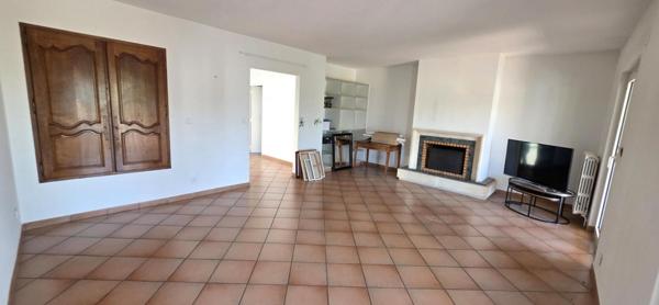 Maison de ville de 92 m² + local de 43 m² + 2 garages