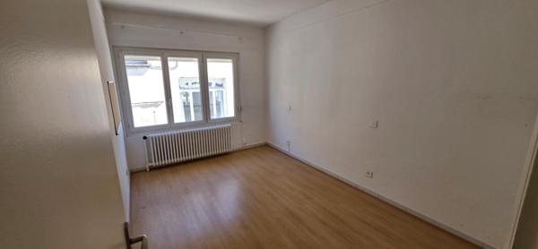 Maison de ville de 92 m² + local de 43 m² + 2 garages