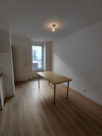 A LOUER BREST CENTRE JAURES/GAMBETTA/PROCHE GARE- STUDIO - 22.8 M2