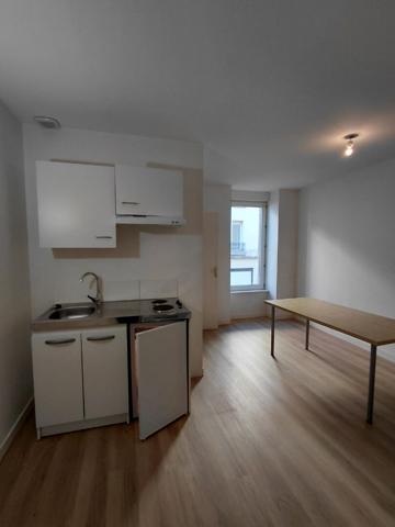 A LOUER BREST CENTRE JAURES/GAMBETTA/PROCHE GARE- STUDIO - 22.8 M2