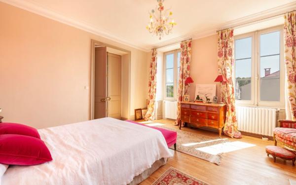 Maison à vendre    8 pièces •  Aire-sur-l'Adour