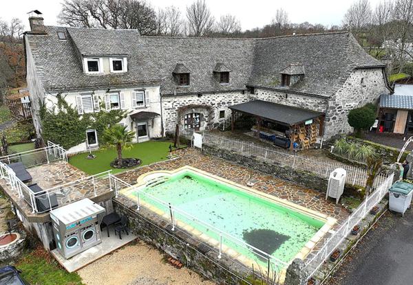 À VENDRE ? DOMAINE TOURISTIQUE ? AUBRAC (12420)