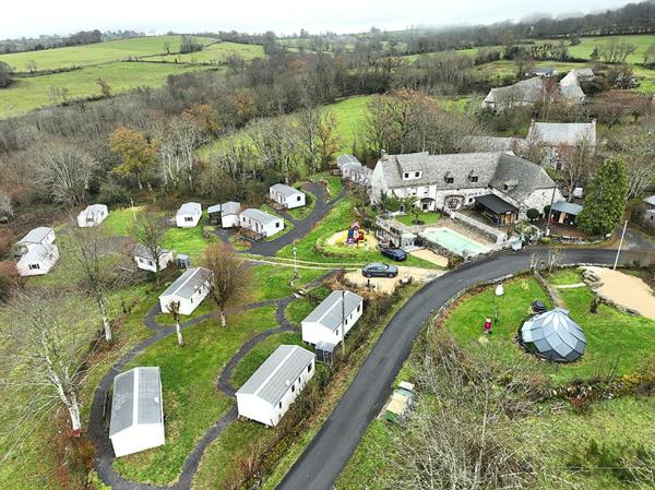 À VENDRE ? DOMAINE TOURISTIQUE ? AUBRAC (12420)