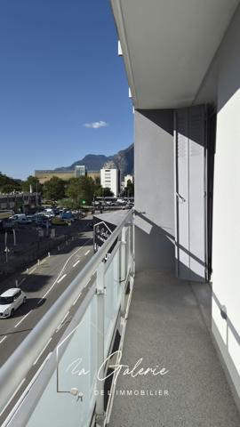 MAGNIFIQUE T3 AVEC CLIMATISATION ET BALCON