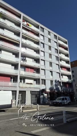 MAGNIFIQUE T3 AVEC CLIMATISATION ET BALCON