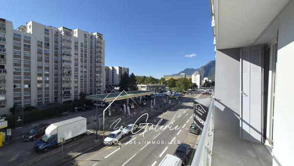 MAGNIFIQUE T3 AVEC CLIMATISATION ET BALCON