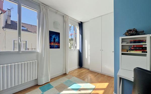 Maison à vendre    5 pièces • 105 m2 Suresnes