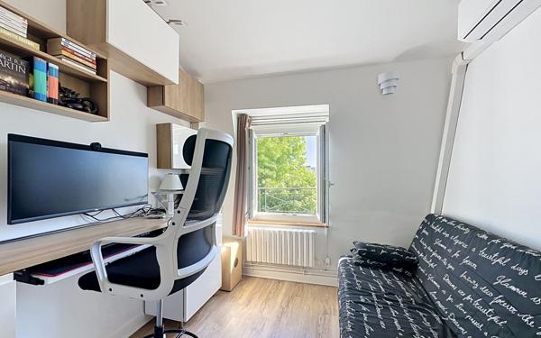 Maison à vendre    5 pièces • 105 m2 Suresnes