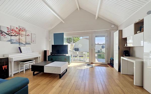 Maison à vendre    5 pièces • 105 m2 Suresnes