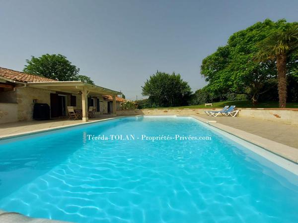 Longère en pierre 5 pièce(s), 3 chambres - 1 bureau- 160 m² - Garages - Piscine -Jardin -Vue
