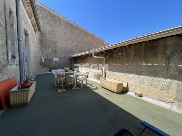 Lunel (34400) Appartement de charme type 4 et vaste terrasse