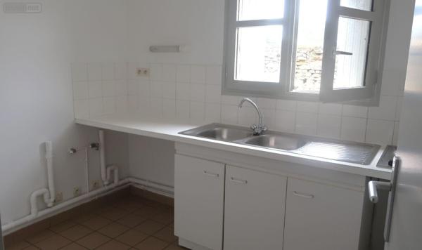 Appartement à louer à Scorbé-Clairvaux dans la Vienne (86140), ref : 86024-AP00611   
Centre bourg