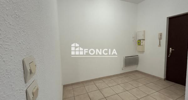 Location Studio 41.5 m² - Vienne 38200