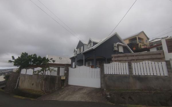 Maison à louer    5 pièces •  Saint-Denis