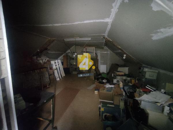 Maison - 8 pièces - 250 m²