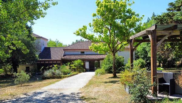 Propriété de caractère avec piscine et dépendances dans un cadre d'exception