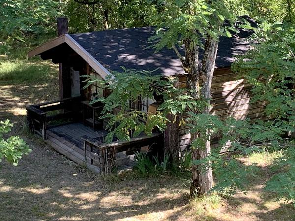 Propriété de caractère avec piscine et dépendances dans un cadre d'exception