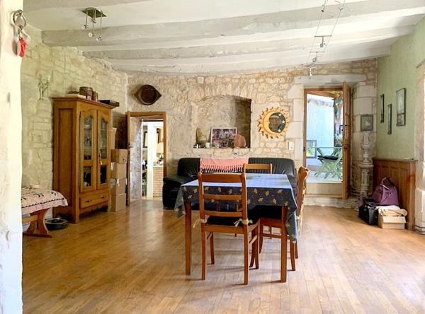 Propriété de caractère avec piscine et dépendances dans un cadre d'exception