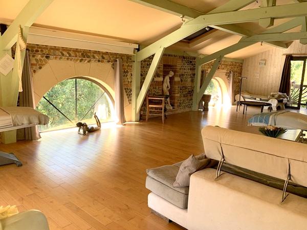 Propriété de caractère avec piscine et dépendances dans un cadre d'exception