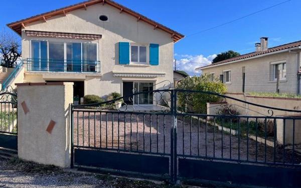 Maison à louer    5 pièces •  Caussade