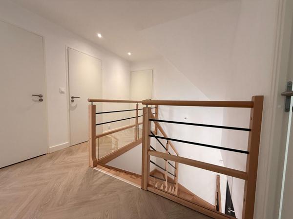 ARZON Maison de 2025, à pied du littoral et des commerces (4min), 5 pièces, 4 chambres (5ème possible) de 110 M² sur 330M² de terrain. Frais de notaire réduits