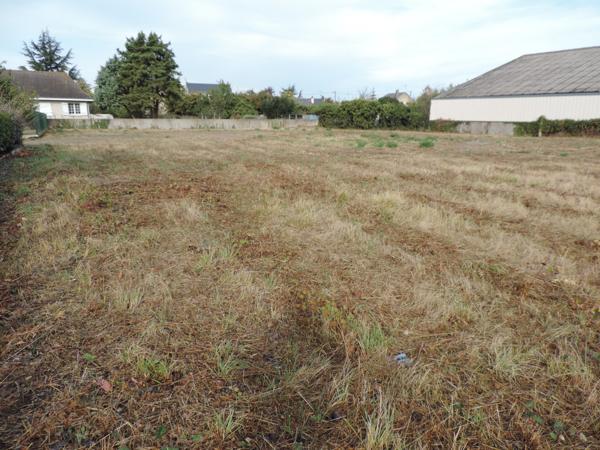 Thouars (79100) ref 22321 THOUARS CENTRE ville proche commerces et écoles Terrain constructible de 1796 m² divisible
