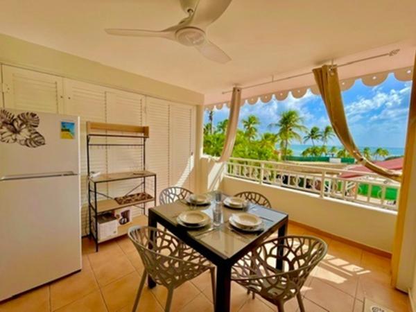 EN EXCLUSIVITE - SAINTE-ANNE – STUDIO PREMIÈRE LIGNE – VUE MER & PISCINE