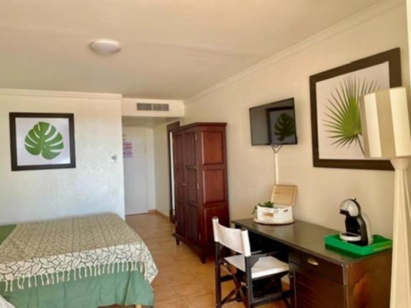 EN EXCLUSIVITE - SAINTE-ANNE – STUDIO PREMIÈRE LIGNE – VUE MER & PISCINE