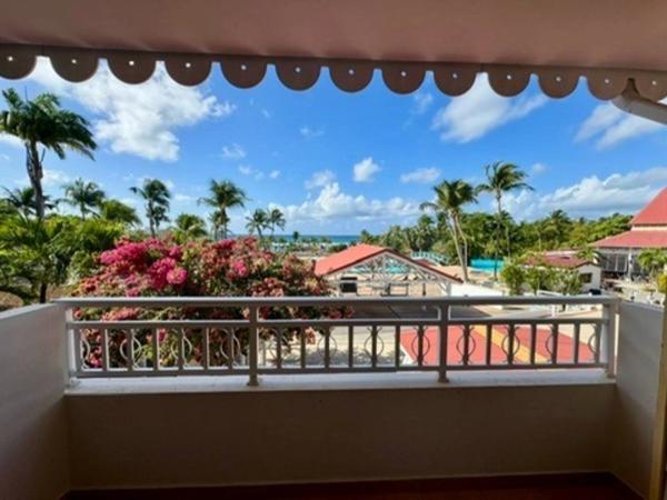 EN EXCLUSIVITE - SAINTE-ANNE – STUDIO PREMIÈRE LIGNE – VUE MER & PISCINE