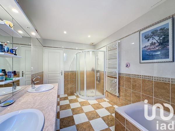 Immeuble à vendre 591 m² Fournels