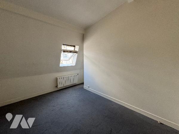 NOTAIRE VEND – APPARTEMENT DUPLEX RUE DU CHEVALIER DE SAINT-GEORGE – 8ᵉ