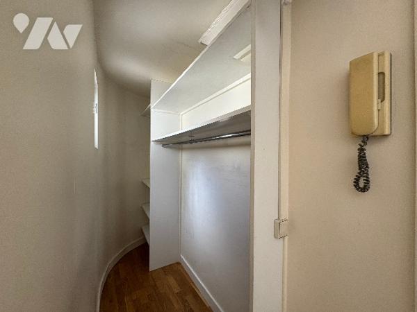 NOTAIRE VEND – APPARTEMENT DUPLEX RUE DU CHEVALIER DE SAINT-GEORGE – 8ᵉ