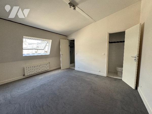 NOTAIRE VEND – APPARTEMENT DUPLEX RUE DU CHEVALIER DE SAINT-GEORGE – 8ᵉ