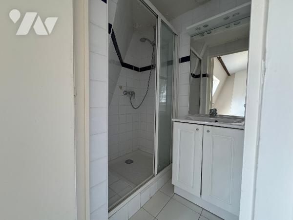 NOTAIRE VEND – APPARTEMENT DUPLEX RUE DU CHEVALIER DE SAINT-GEORGE – 8ᵉ