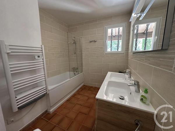 Maison à vendre  5 pièces - 140 m 2   LA CADIERE D AZUR  - 83