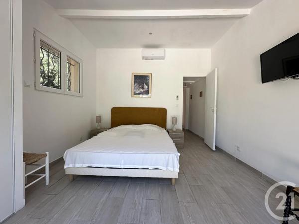 Maison à vendre  5 pièces - 140 m 2   LA CADIERE D AZUR  - 83