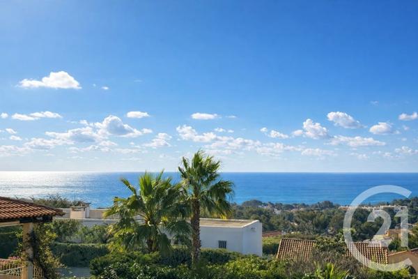 Maison à vendre  5 pièces - 140 m 2   LA CADIERE D AZUR  - 83